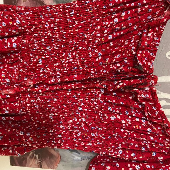 red dress - Picture 7 of 9